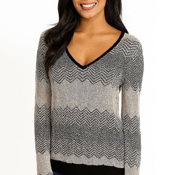 NWOT Chevron sparkly black and gray v-neck sweater size Small Petite - Picture 1 of 10